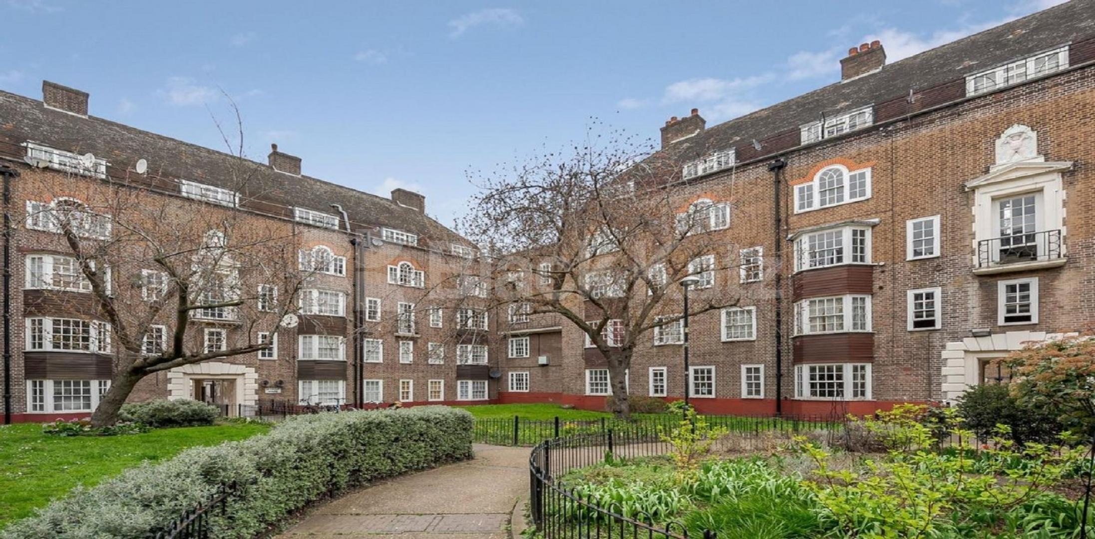 			LET , 2 Bedroom, 1 bath, 1 reception Apartment			 Albion Avenue, Clapham North/Stockwell